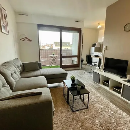 Apartment Grand Studio Centre-ville Gare Parking 2pers